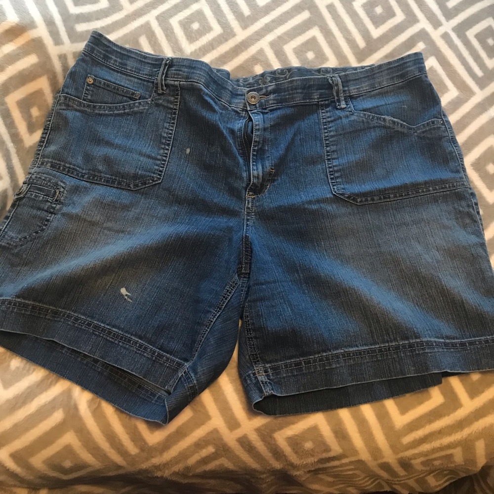 Gloria Vanderbilt Jean shorts